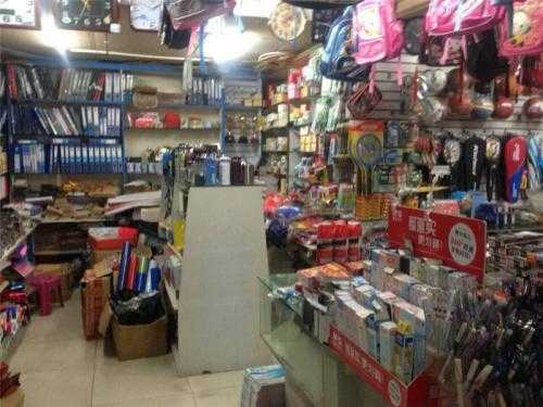 產品名稱：大量收購文體用品，高價回收，快速變現！
產品型號：收購庫存文體用品,筆,本子,橡皮擦,尺子,體育用品,籃球,足球,繩子
產品規格：回收庫存文體用品,戶外用品,登山用品,滑雪用品,帳篷,登山鞋